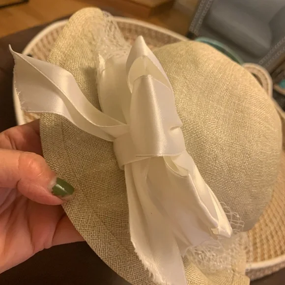 Liz Claiborne Linen Hat‎ with Veil - Picture 6 of 6